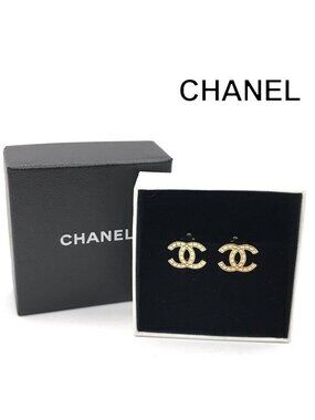 Chanel CC Logo Earrings Gold